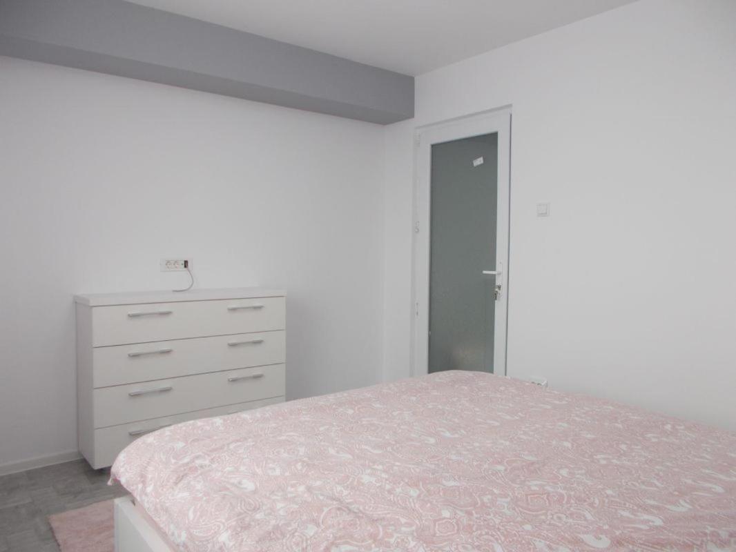 Apartament Tanya Targoviste Exteriér fotografie